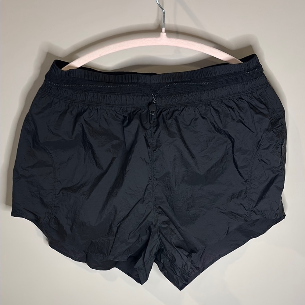 Lululemon black shorts
